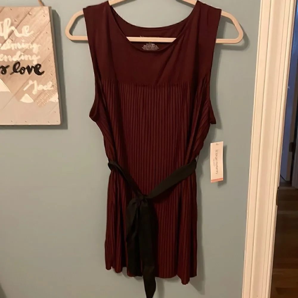 Liz Lange Maternity Burgandy Top - XXL 🌻🌻